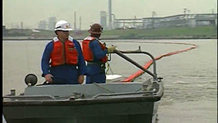 Oil Spill Clean Up Response 1: Initial Response